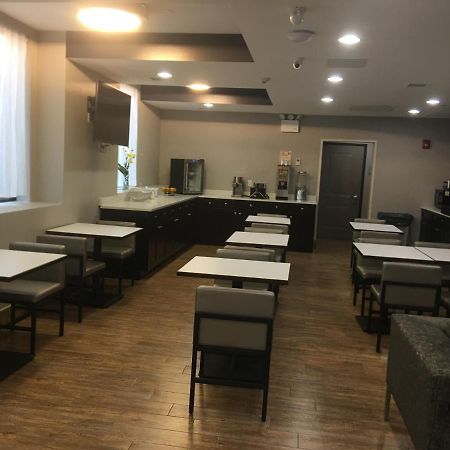Hotel Wingate By Wyndham Jfk Airport, Far Rockaway Ny New York Esterno foto
