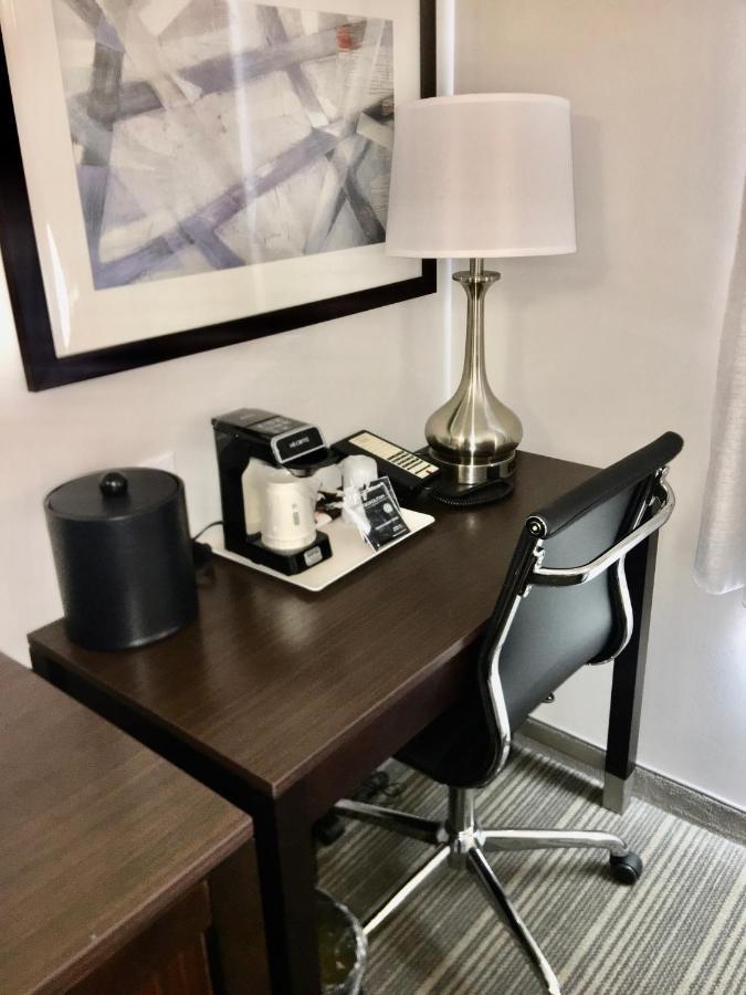 Hotel Wingate By Wyndham Jfk Airport, Far Rockaway Ny New York Esterno foto
